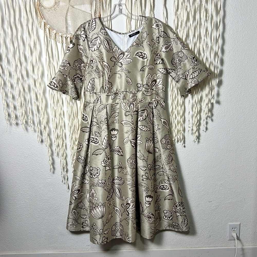 Elegant Green Floral Midi Dress